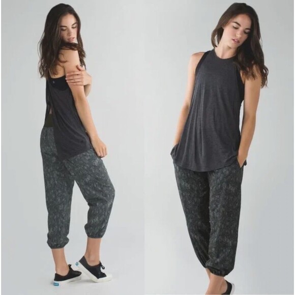 Lululemon Om Pant Jazzy White Gator Green Size 4 EUC High Rise Jogger Bottom - Picture 1 of 11